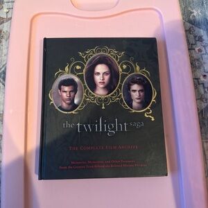 The Twilight Saga Complete Film Archive Book